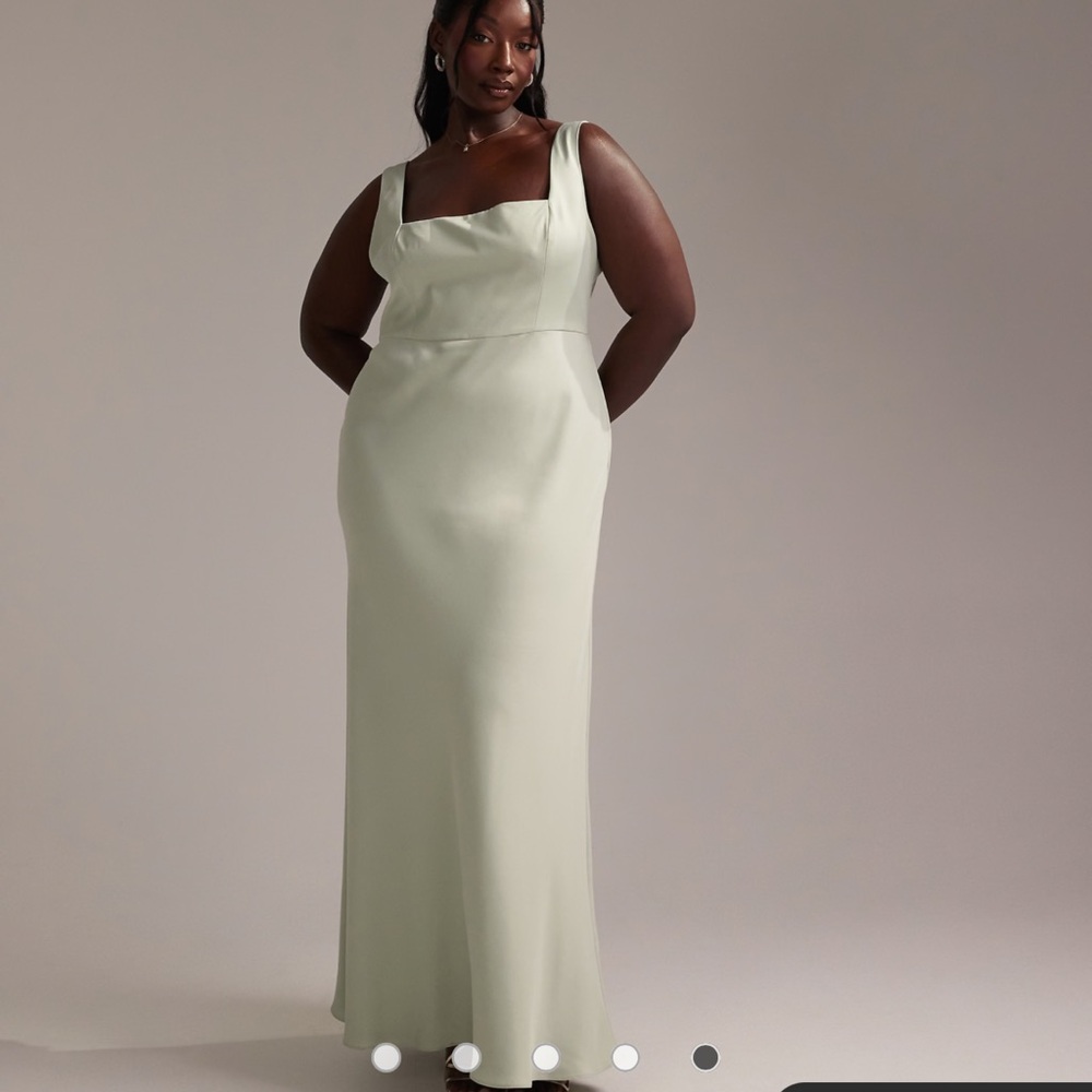 Elegant Women's Green Dress